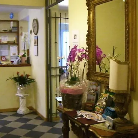 Lido Hotel 3*